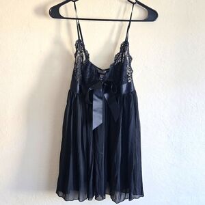 Victoria's Secret Elegant Black Lace Chemise Size Medium Lingerie Nightie